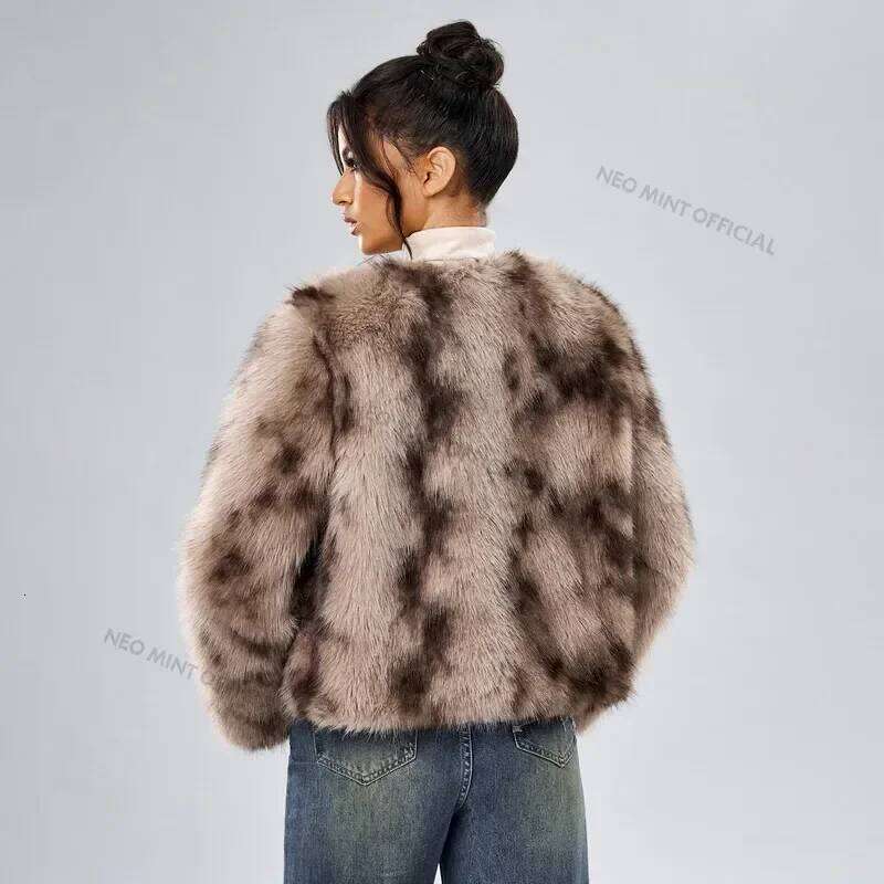 Neo Mint 2024 Winter Fluffy Faux Fox Coat Women Brand Fashion Streetwear Overcoat Chic Girls Warm Short Furry Fur Jacket