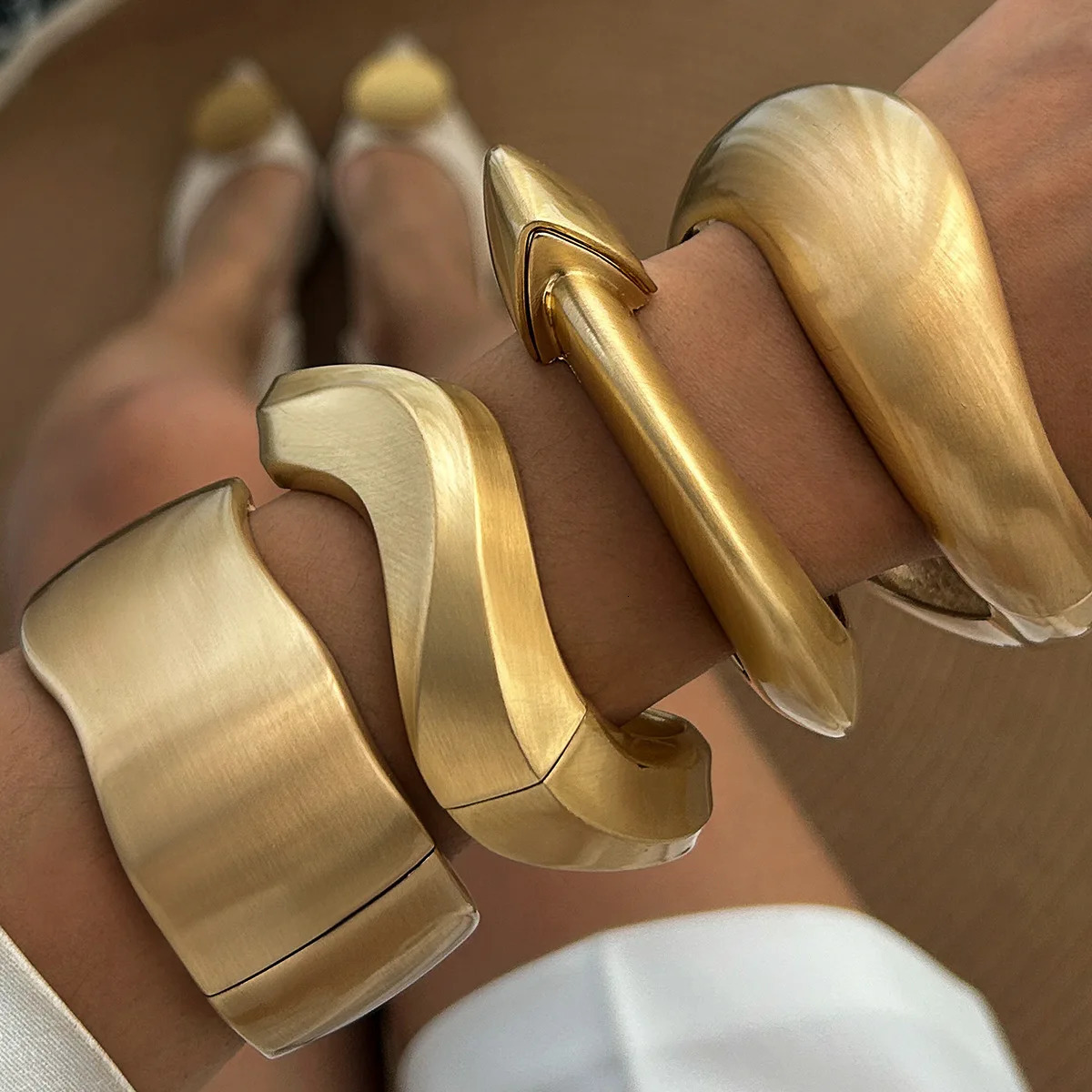 KMVEXO Chunky Heavy Wide Metal Water Drop Bangles for Women Gold Color Open Cuff Thick Irregular Wave Bangle Bracelet Jewelry 250610