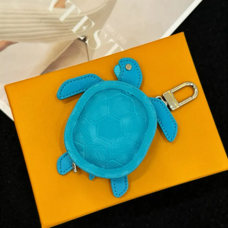 Designer Luxury Leather Keychains Bag Charm for Women Turtle Crab Frog Pouch Fashion Bag Pendant Mens Designers Leather Coin Purse Accessories Key Chain
