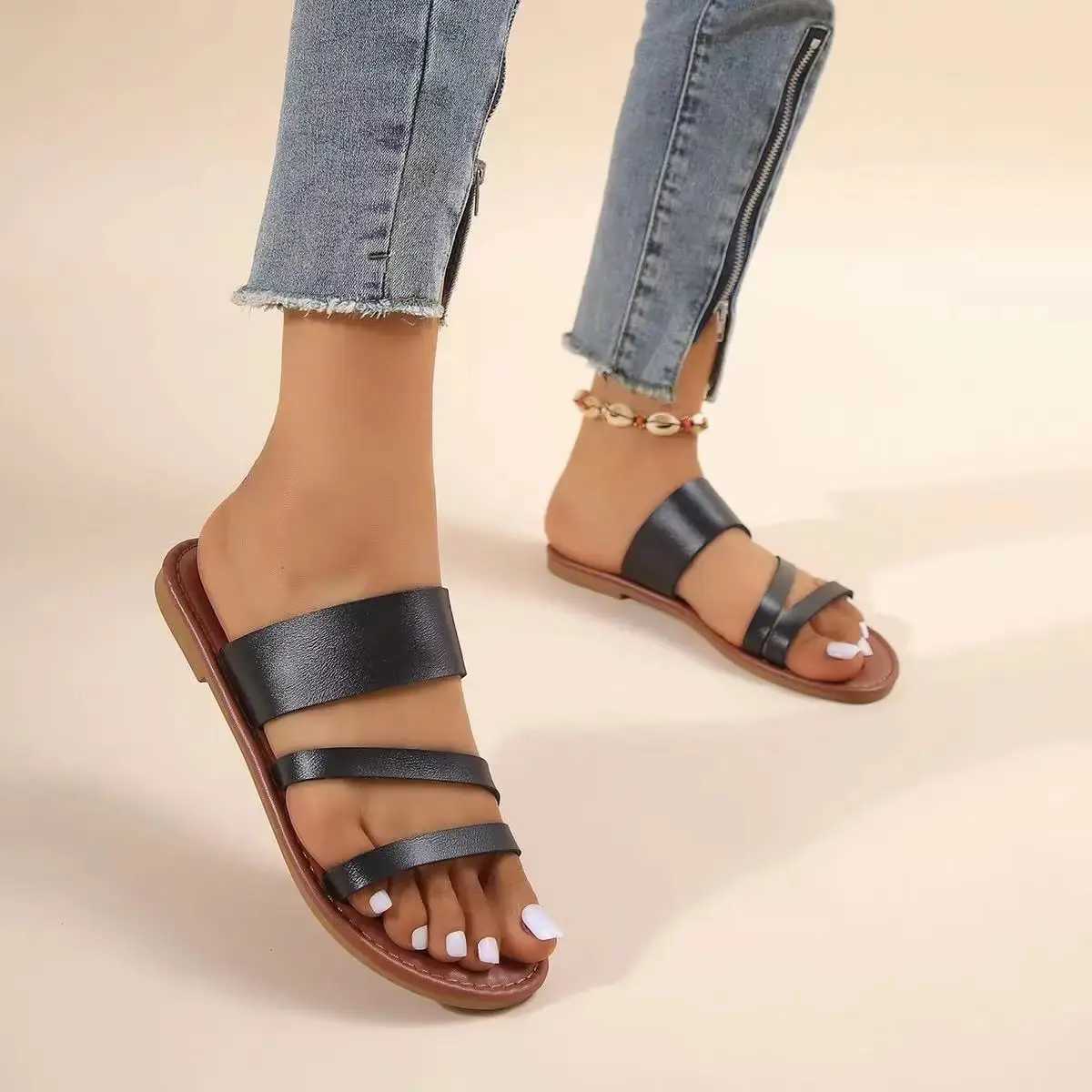 Summer New Women Slippers Flat Bottom N-slip Outdoor Open Toe Beach Female Sandals Fi Design Slides Woman ShoesXJ250610