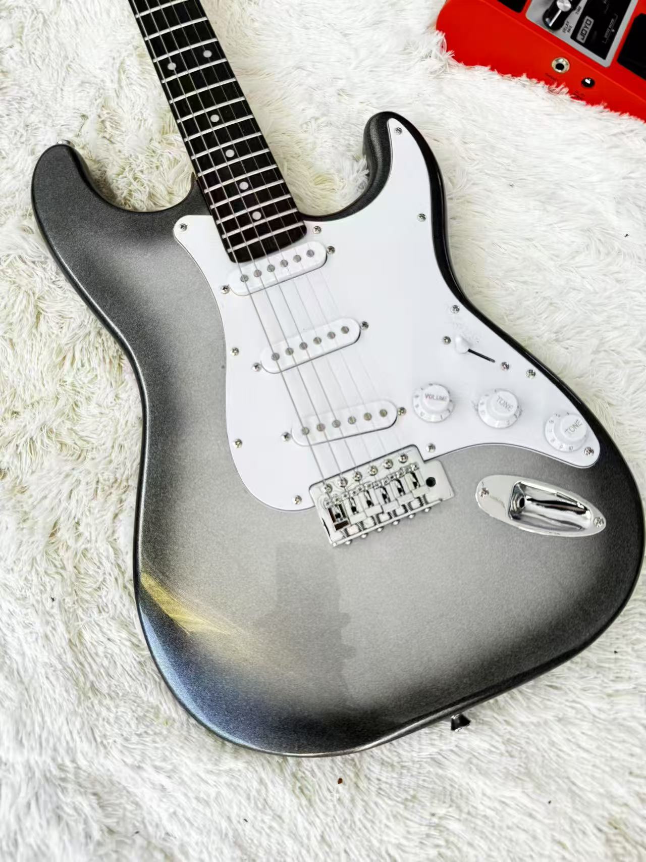 Stylish Beginner Guitar: Gray Tone & Simple Design