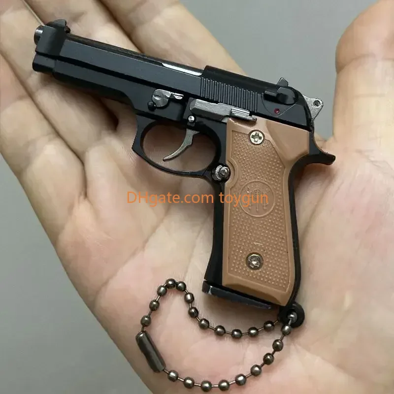 2pcs 1:3 Scale Alloy Metal M92 Pistol Keychain Fidget Toy PUBG Gun Keychain Boys Birthday Gift Mini Gun Model Decor
