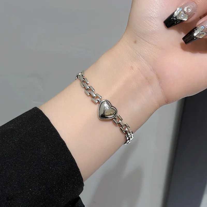 Stainless Steel Bracelet New Fine Jewelry Hip Hop Punk Watch Band Chain Heart Charm Thick Chain Bracelets for Women XJ250707