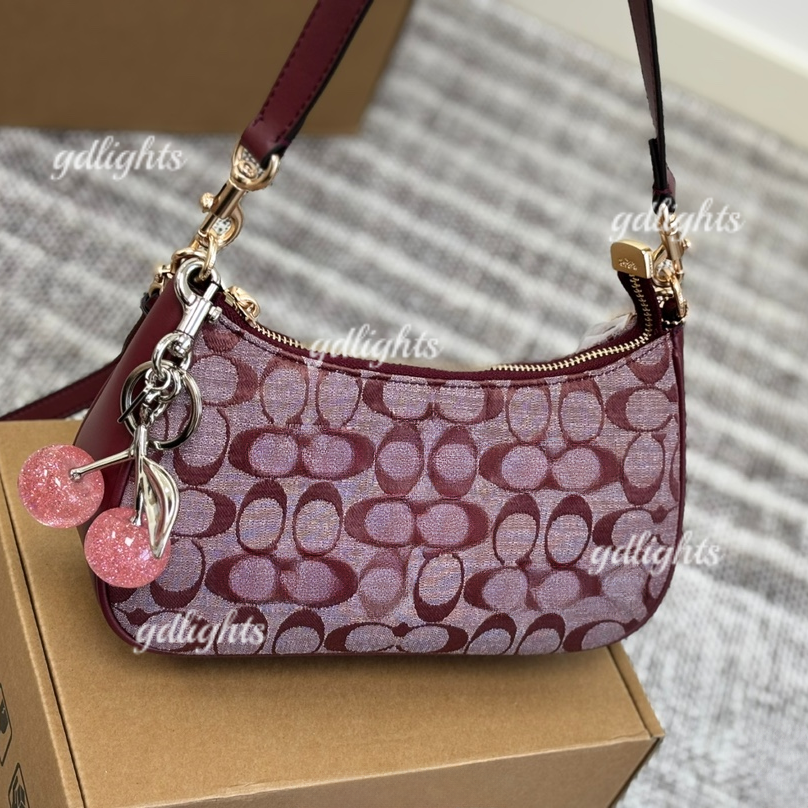 Fashionable HalfMoon Shoulder Baguette Purse for Women Elegant Underarm Handbag with Chain Strap
