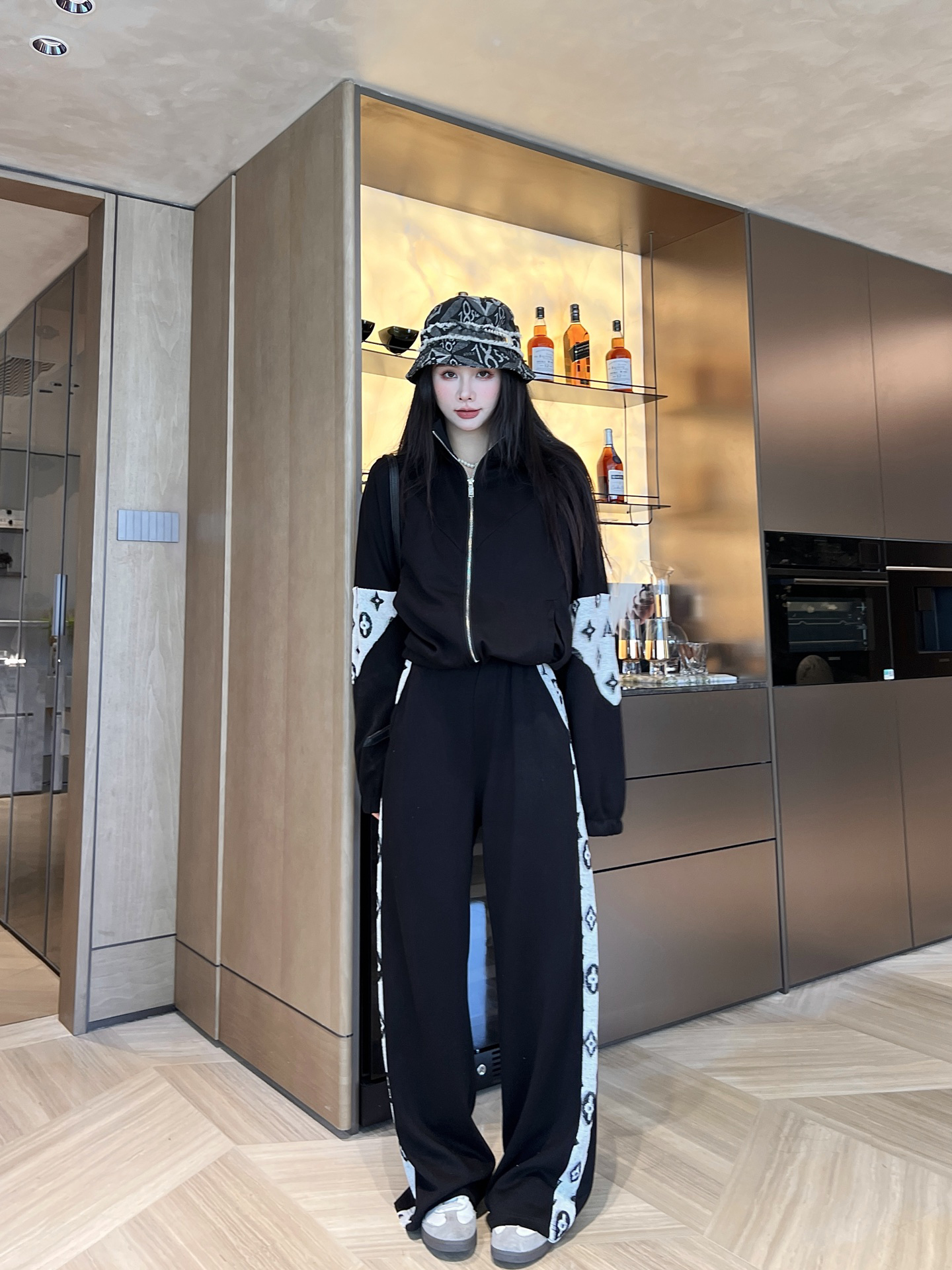 Fashionable Casual Sweatshirt Suiew Emed Hooded Jacket Plus Jogging Trousers Zipper Decoration Fashionable Fashion Sports Suit