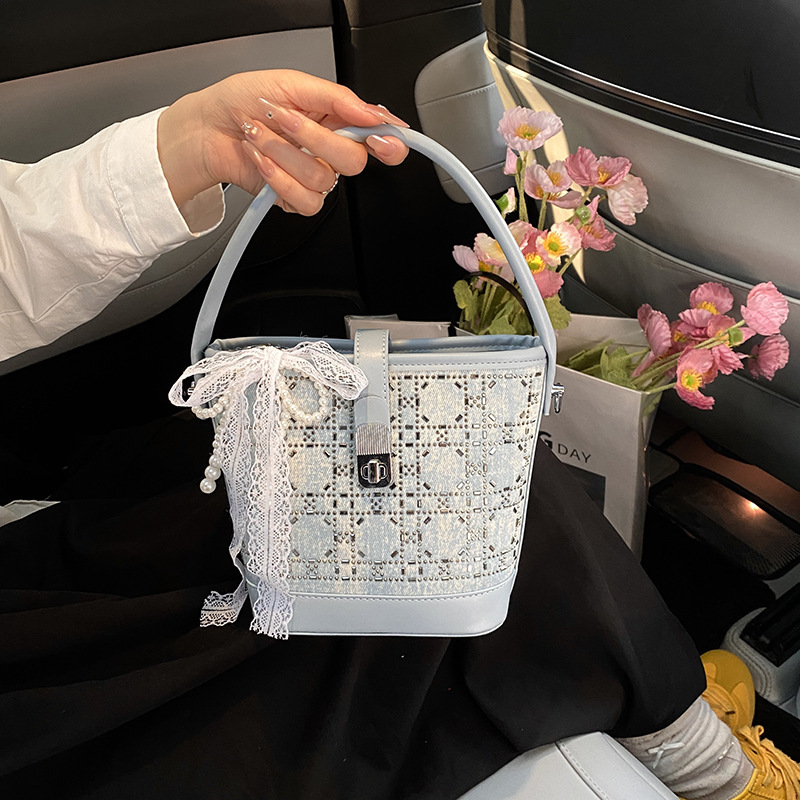 Free shipping designer Vintage Versatile Crossbody Bag for Women New Trendy Fashion Handbag Shoulder Bag with Large Capacity Textured Bucket Bag for W