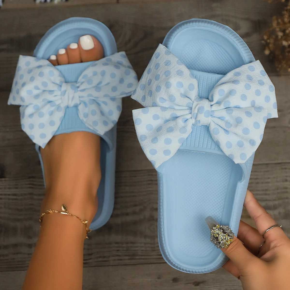 Classic Polka Dot Bow Womens Slippers Beach Vai Shopping Walking Home Use Simple Versatile Flat Multiple Colors Sandals XJ250610
