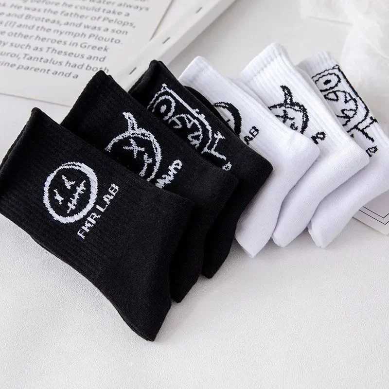 1Pc Mens Mid-calf Socks Couples Trendy Hip-hop Street Skateboarding Basketball And Sports Socks Z250610