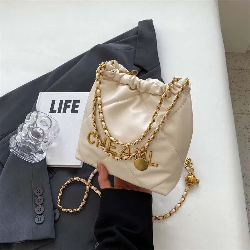 Designer bag fashionable luxury handbag shoulder bag new casual handbag fashionable luxury women's daily crossbody bag small hand-held wallet 007