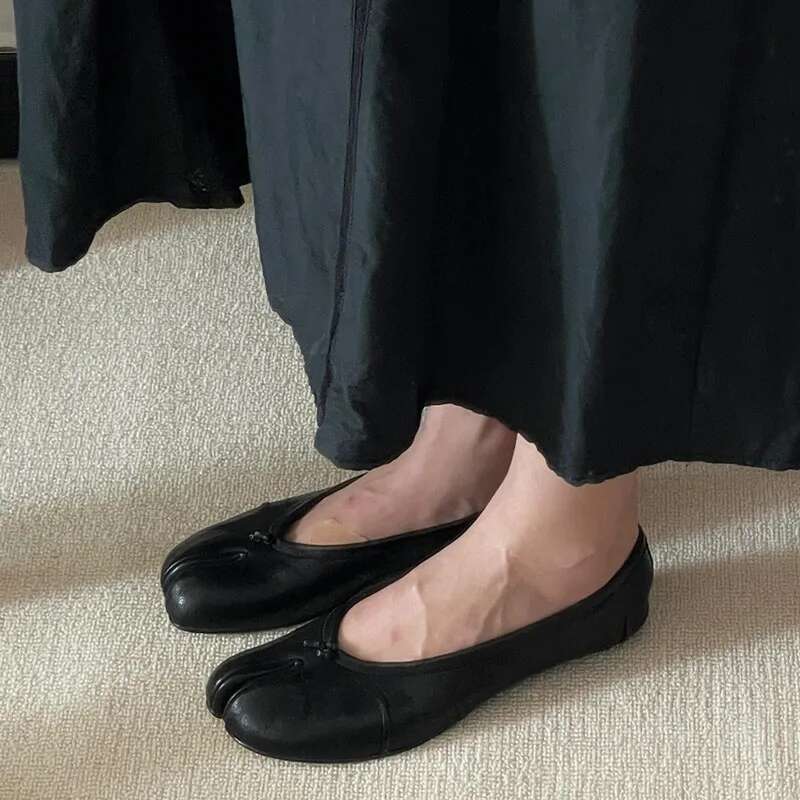 Fashion Soft Leather Split Toe Women Tabi Ballet Flats Spring Autumn Comfortable Walking Lazy Loafers Casual Girls Dance Shoes