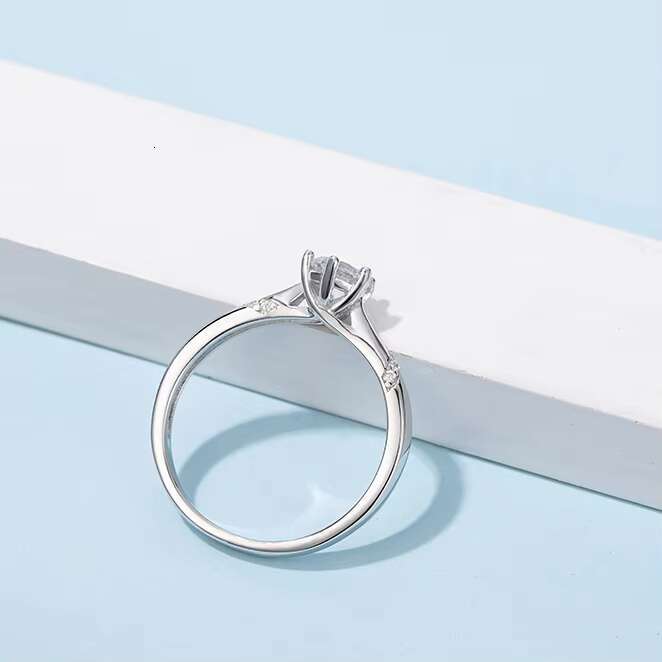 Ring Moisssanite High End Lady Jewelry 925 Sterling Silver Moissanite Ring