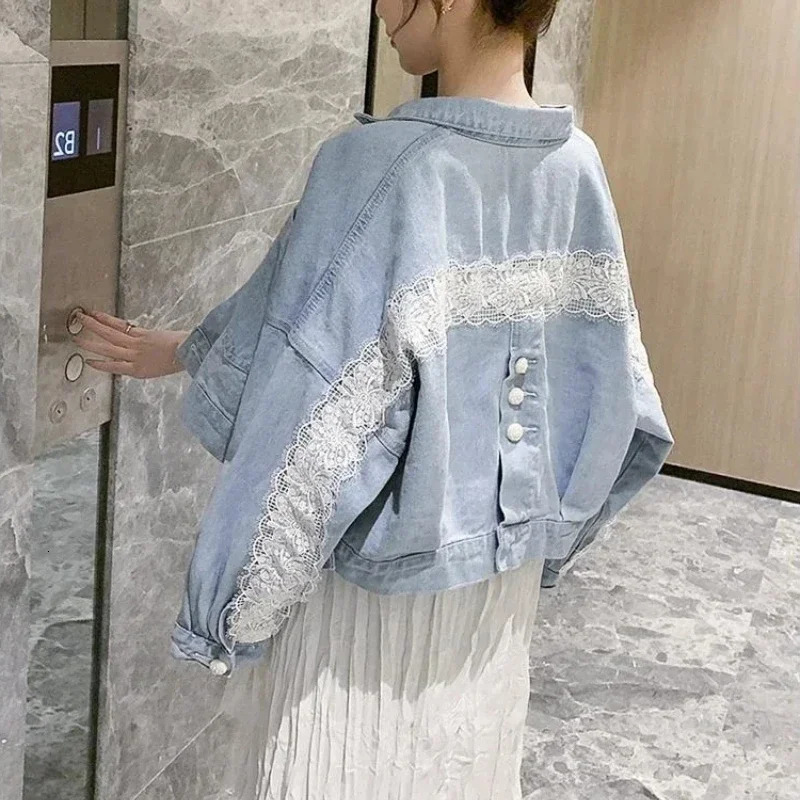 Small Cowboy Coat Woman Short Loose Denim Jacket for Women Crop Long Sleeve in Promotion Vintage Demi-season Streetwear 250609