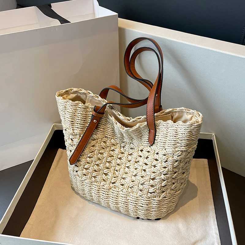 Handmade Straw Shoulder Bag with Leather Handle Hollowed Design Portable Beach Bag for Quality Seaside Vacations XJ250610