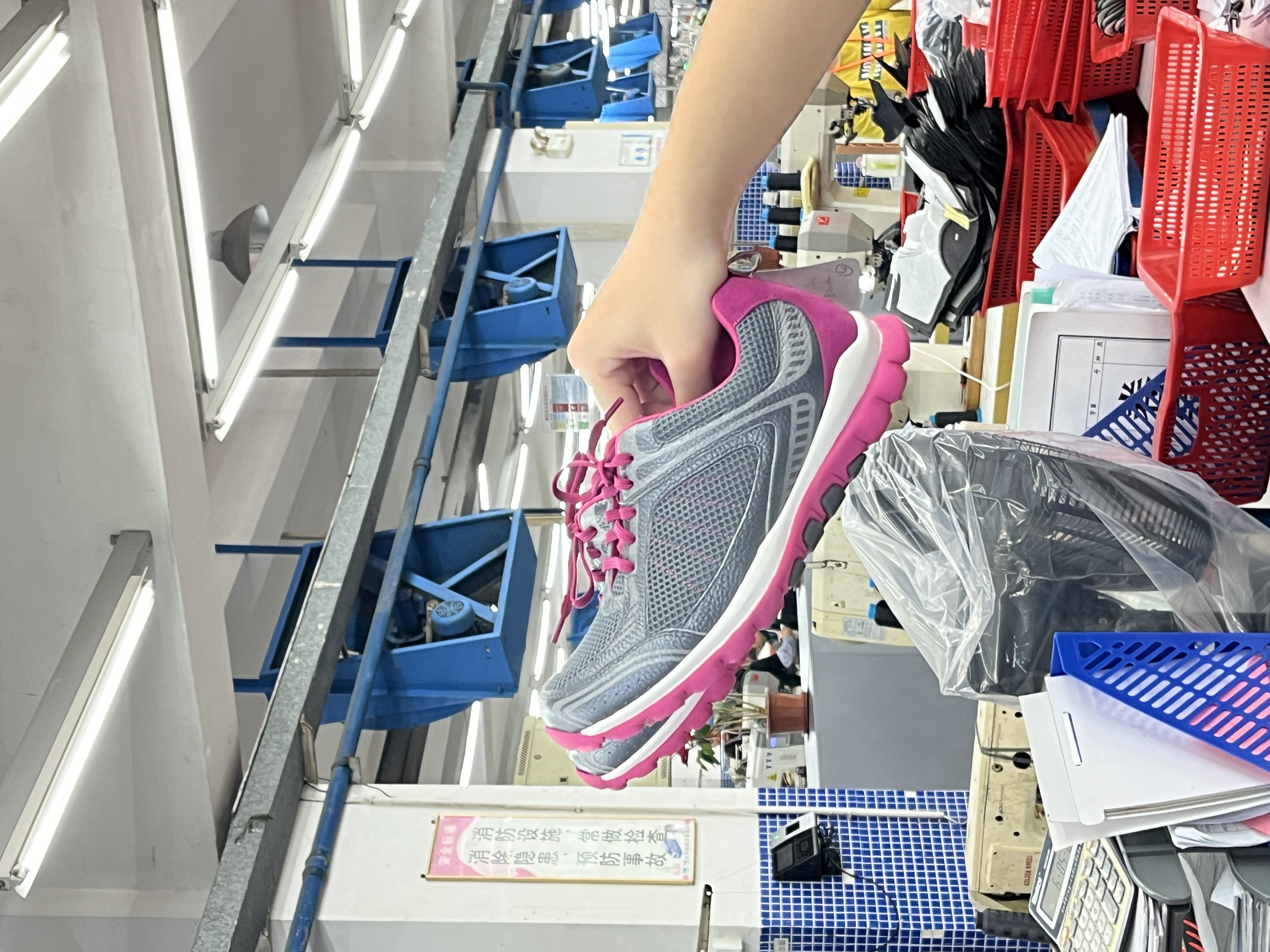 Women's Lightweight Breathable Running Shoes with Pink Accents - grey & Pink Okimoz