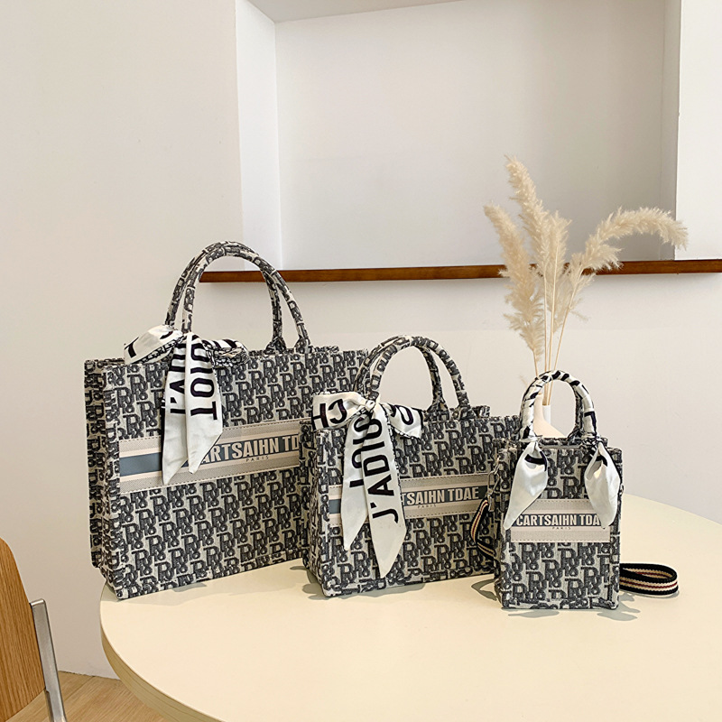 Free shipping 2025 designer Shoulder totes Bags womans ladies flap lady fashion casual square bag handbag women crossbody Underarm shopping bag