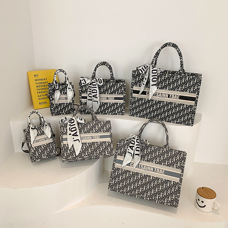 Free shipping 2025 designer Shoulder totes Bags womans ladies flap lady fashion casual square bag handbag women crossbody Underarm shopping bag