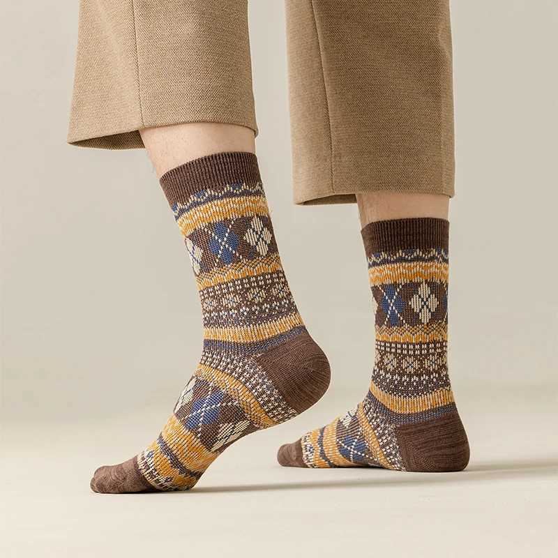 Mens Dress SocksCotton Crew SocksBreathable and sweat-absorbing Funky Colorful Pattern Crew Socks Z250610