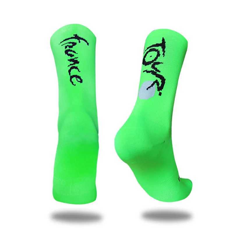 New Cycling Socks Letter Sports Socks Breathable Compression Outdoor Pro Competition Bike Socks Men Calcetines Ciclismo Z250610