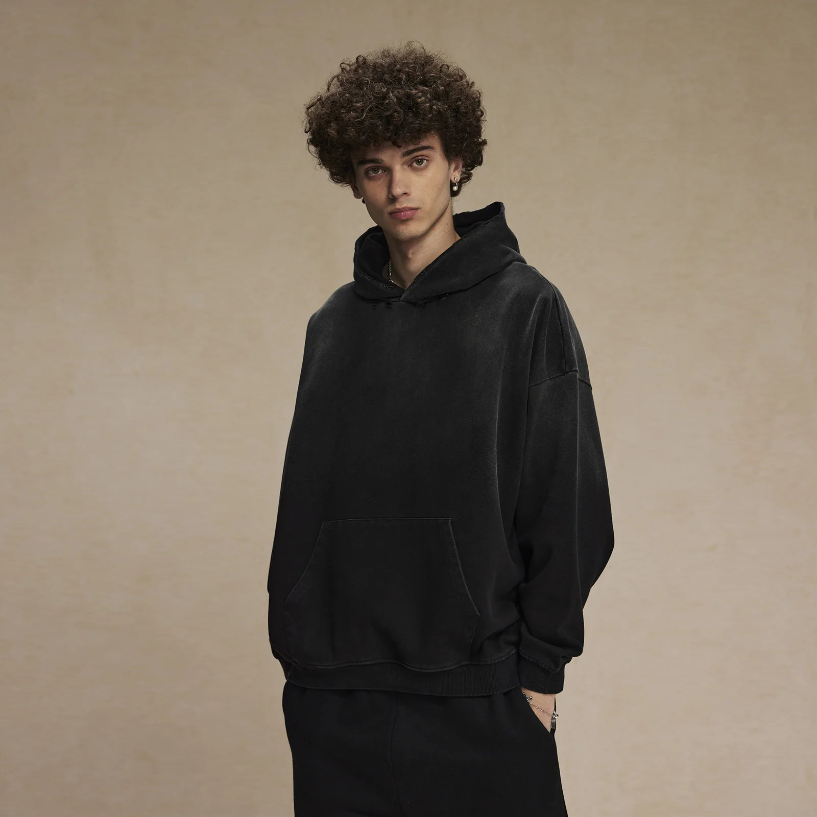 Autumn and Winter Hip Hop Spray Dyeing Gradient Distressed Hooded Pullover Sweatshirts Vintage Washed Hole Hoodies Men Y2k 250611