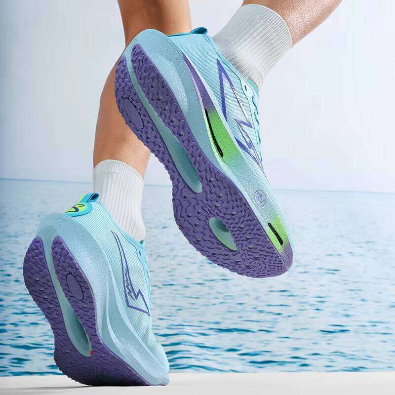 Hot Selling Couple Shock Absorbing Racing Breathable Mesh Training Running Sports Shoes
