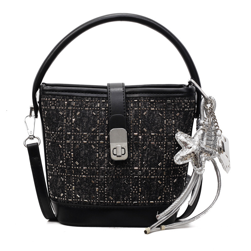 Free shipping designer Bag Luxury Bucket Bag 2025 New Fashion Handbag Shoulder Bag High-Quality Texture Large Capacity Small Bag Crossbody Bag Women B