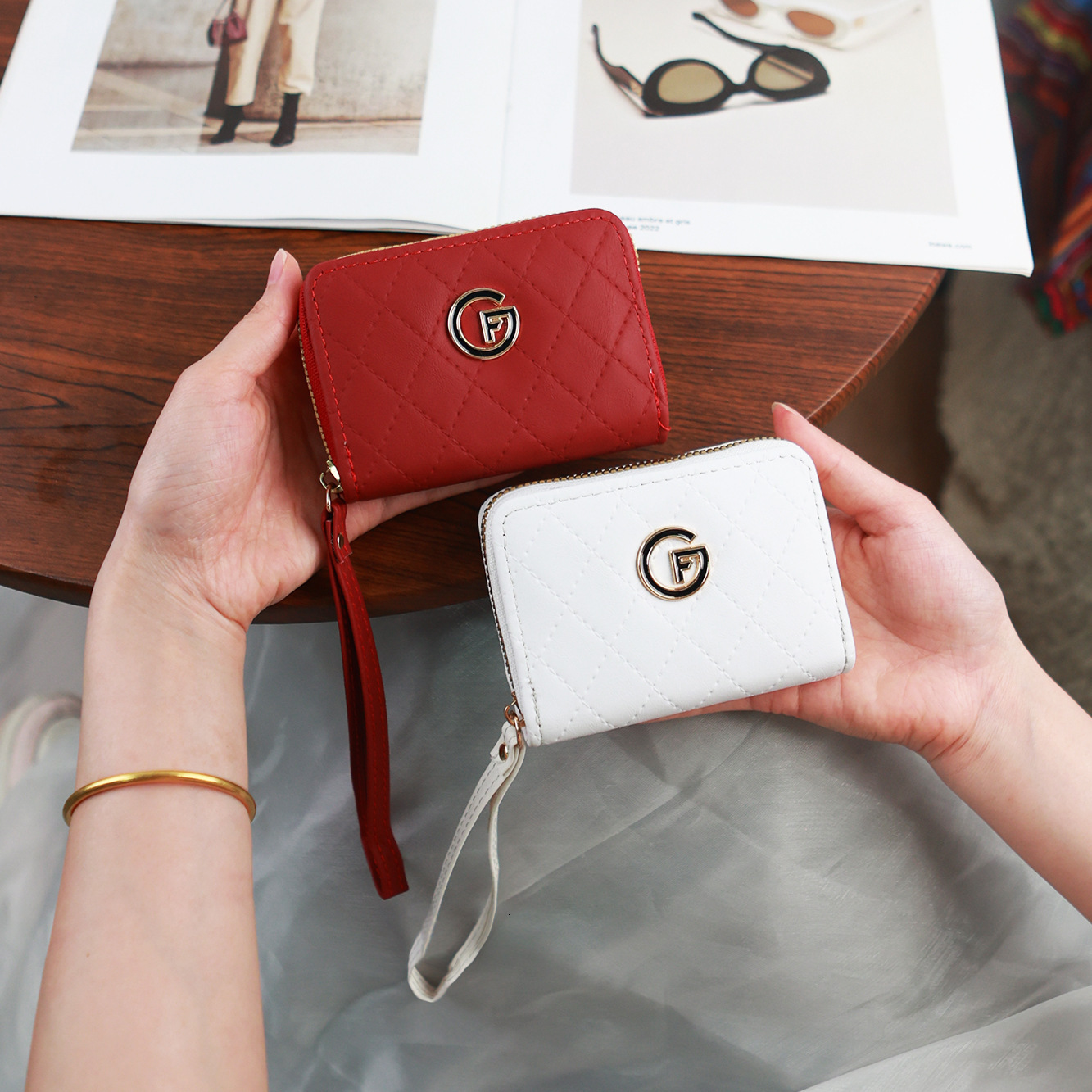 2025 New Designer Wallet Women's Short Wallet Simple Solid Color Multi Card Slot Zipper Wallet Fashion Luxury Wallet