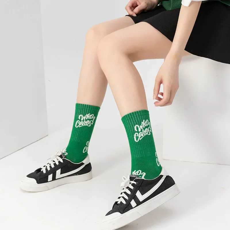 Cotton Japanese Mid-Tube Socks for Women Men New Green Socks Ins Trendy Autumn Winter Sports Socks Letter Striped Harajuku Socks Z250610