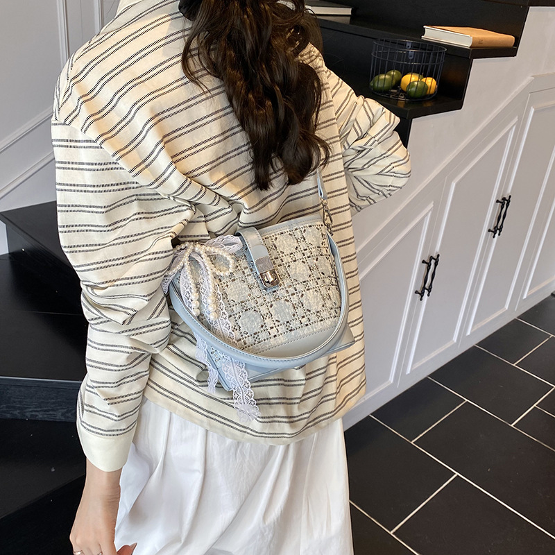 Free shipping designer Vintage Versatile Crossbody Bag for Women New Trendy Fashion Handbag Shoulder Bag with Large Capacity Textured Bucket Bag for W