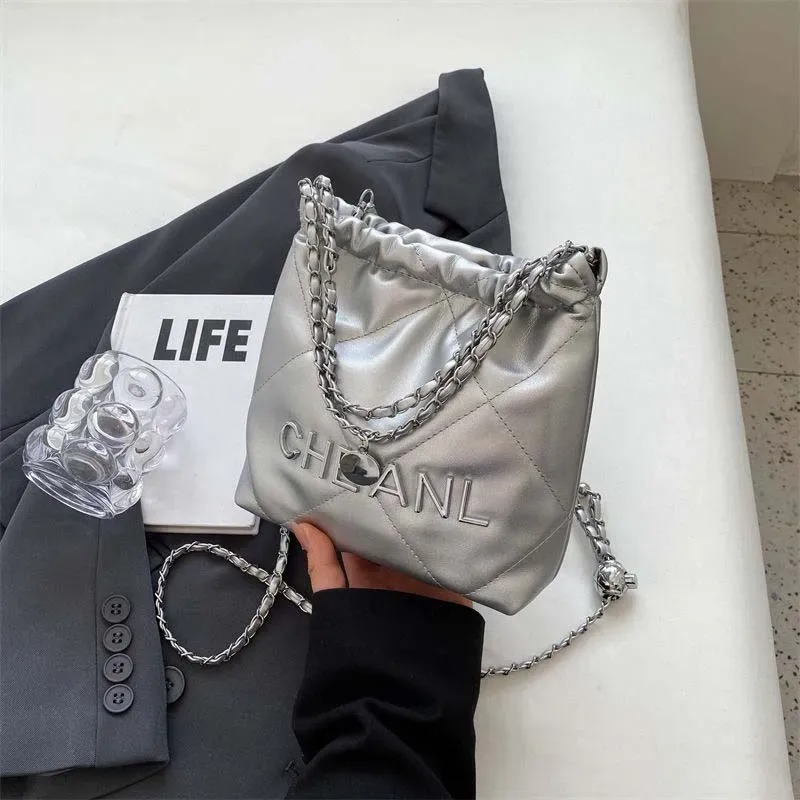 Designer bag fashionable luxury handbag shoulder bag new casual handbag fashionable luxury women's daily crossbody bag small hand-held wallet 007