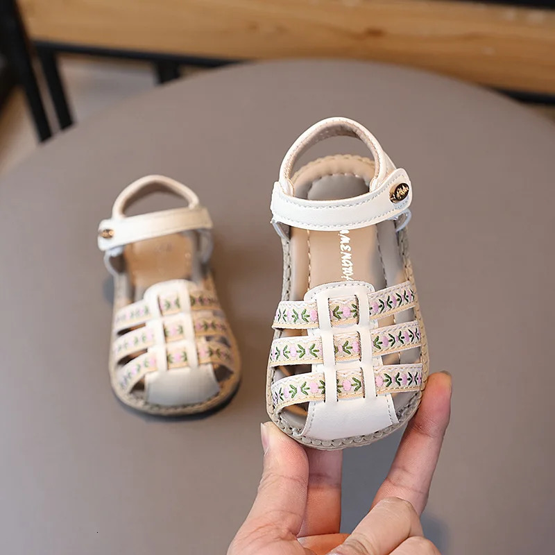 Baby Girl Sandals Summer Infant Outwear Beach Shoes For Girl Princess Sandals Soft PU Leather Close-toed Sandals 250611