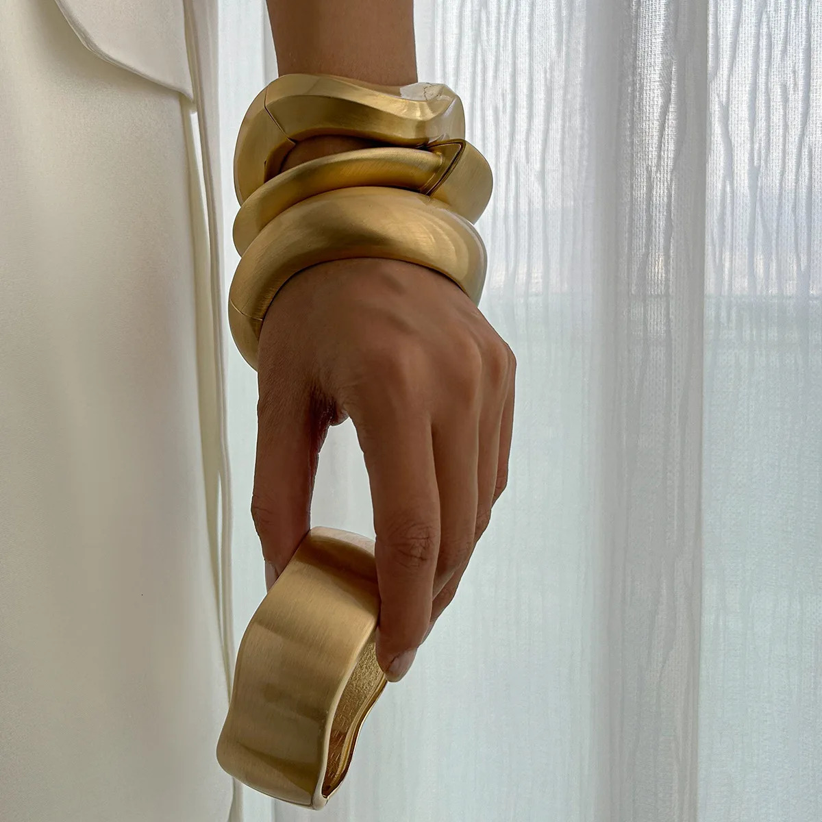 KMVEXO Chunky Heavy Wide Metal Water Drop Bangles for Women Gold Color Open Cuff Thick Irregular Wave Bangle Bracelet Jewelry 250610