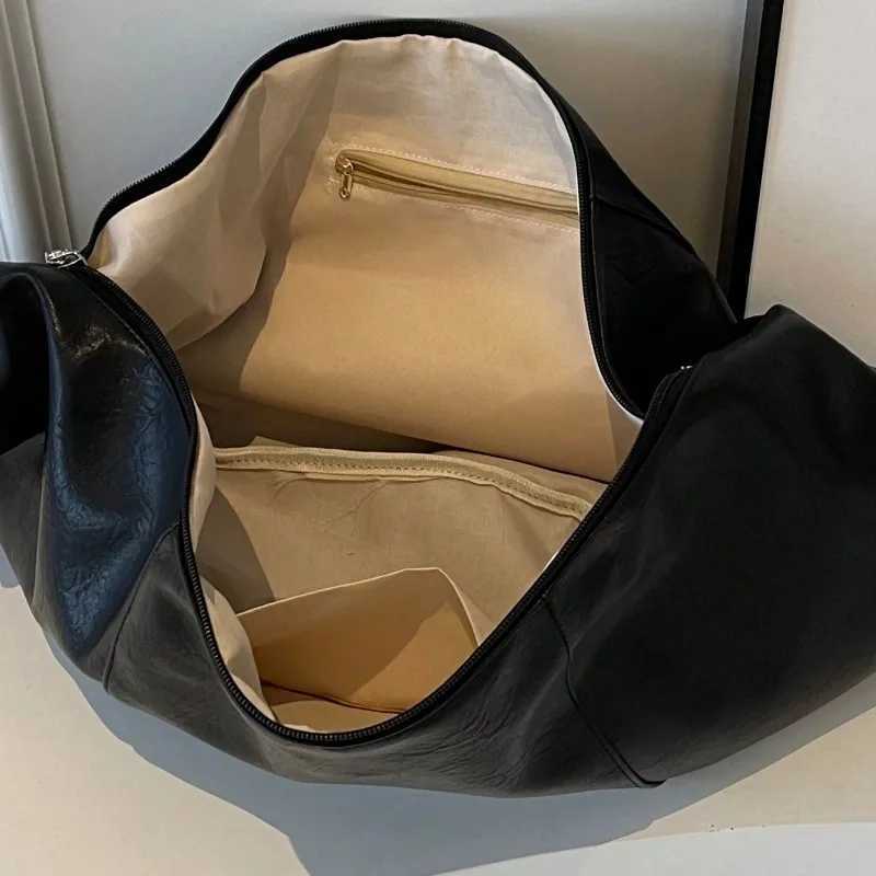 Stylish Dumpling Shaped PU Crossbody Bag for Men Suitable for Casual Outings and Large Capacity Needs Y250718