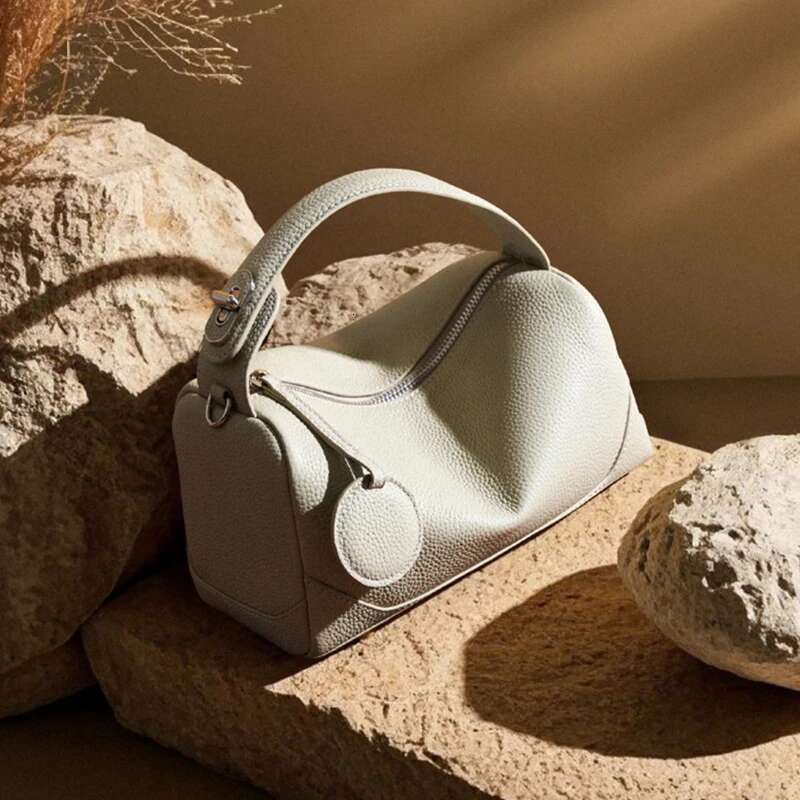 Hifashion Cowhide Genuine Leather Pillow Small Shoulder Bags For Women 2025 Trend Designer Crossbody Purses Tote Ladies Handbags