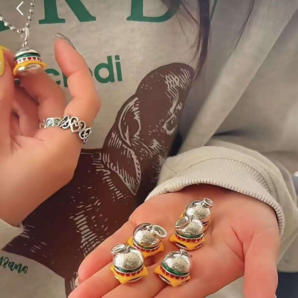 2025 New Niche Fashion High-end Trendy Casual Cute Little Burger Necklace Simple Pendant Personality Jewelry for Women