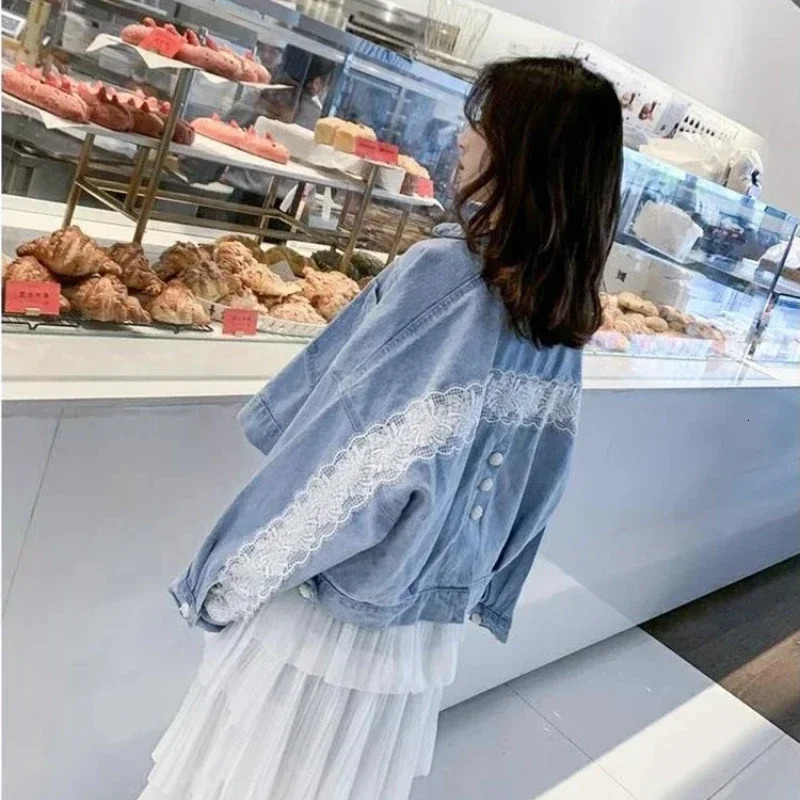 Small Cowboy Coat Woman Short Loose Denim Jacket for Women Crop Long Sleeve in Promotion Vintage Demi-season Streetwear 250609
