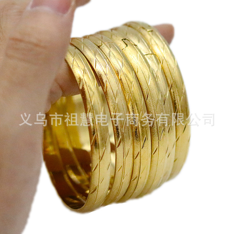 TEMU 8mm Vietnam Gold-Plated Matte Cross Bracelet Vacuum Electroplating Color-Retaining Womens Fashion Jewelry 231221