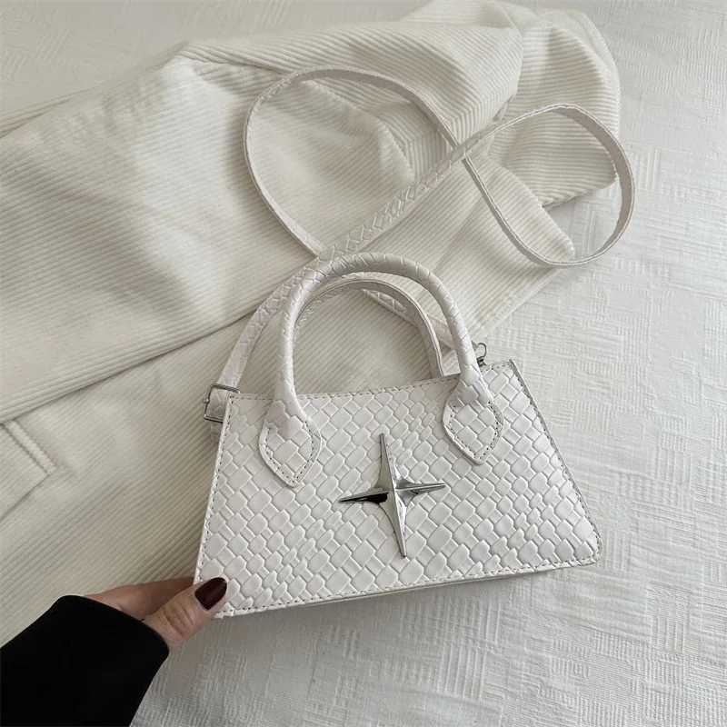 Retro Personalized Crossbody Bag 2025 New Bag WomenS Casual Commuting Shoulder Bag Korean Version Small Square Bag WomenS Bag XJ250610