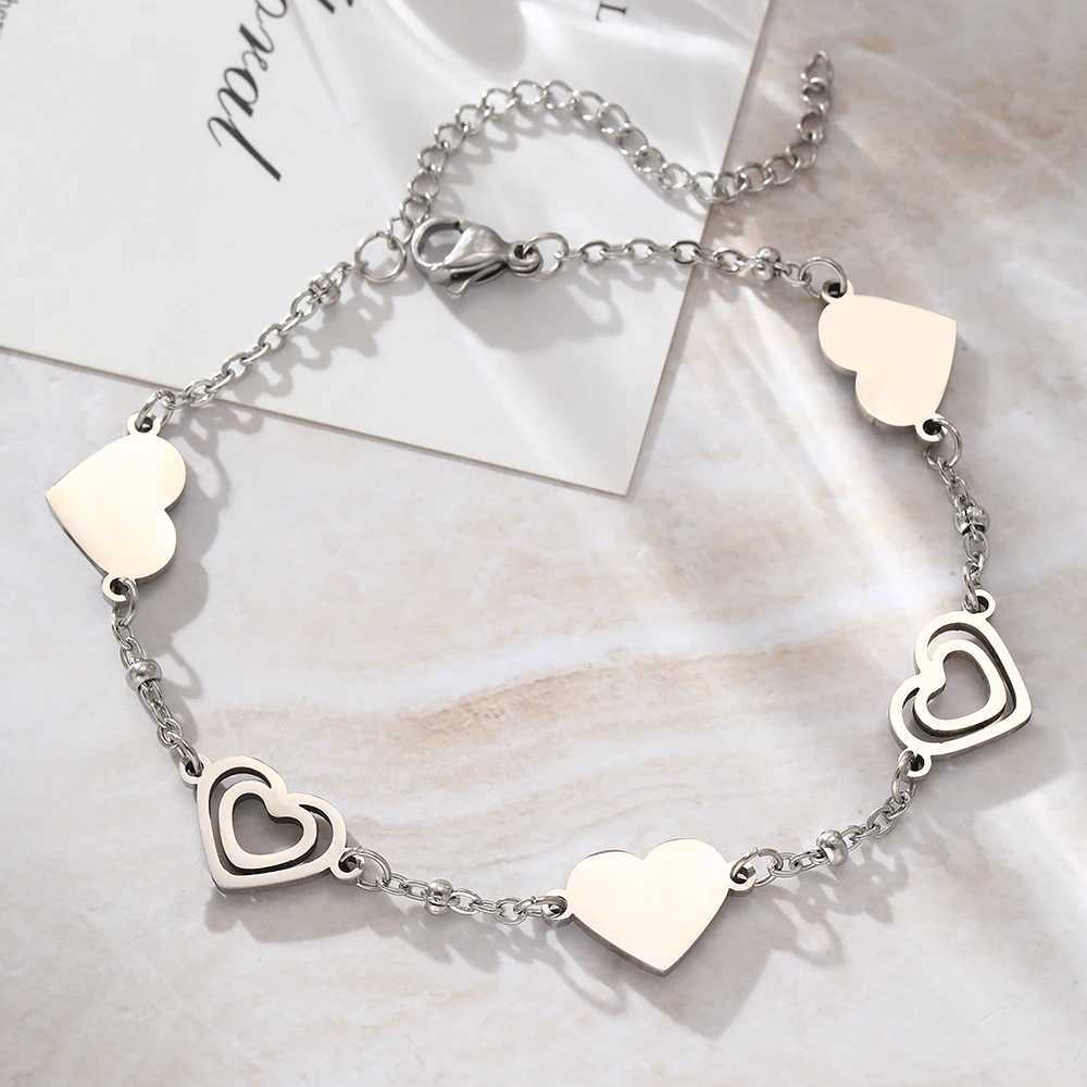 Stainless Steel Bracelets Fresh Double Heart Design Openwork Carving Noble Bracelets For Women Jewelry Luxuries Banquet Gifts XJ250707