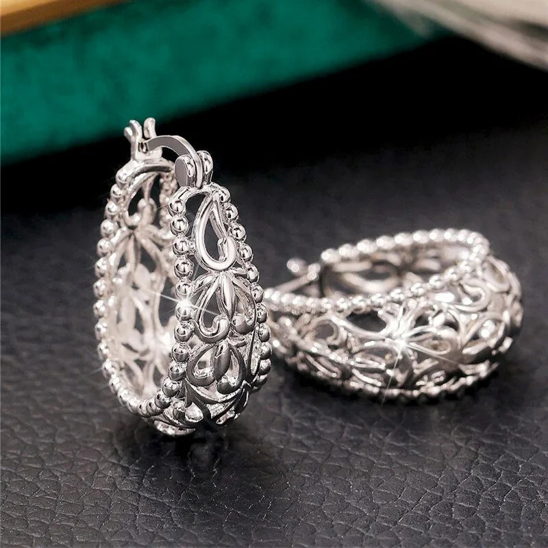 Huitan Graceful Hollow-out Hoop Earrings Lady Elegant Delicate Accessories for Anniversary Metal Silver Color Jewelry 250610