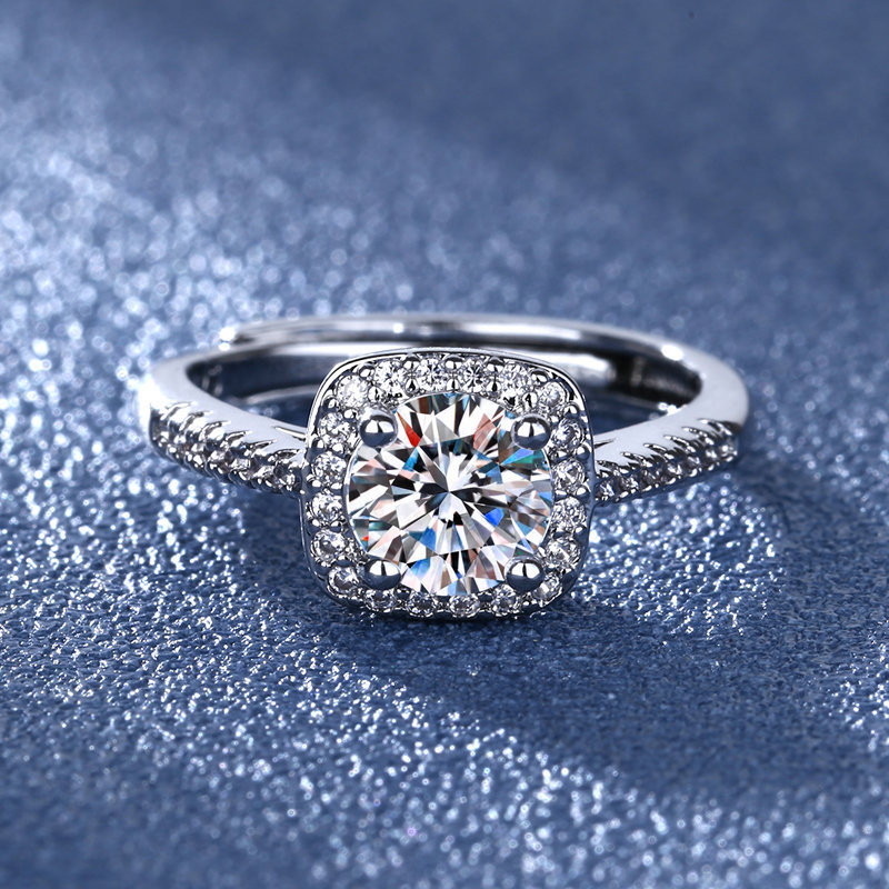 Classic Adjustable Open-Face Cluster Ring for Ladies - Featuring High-Quality Synthetic Diamonds