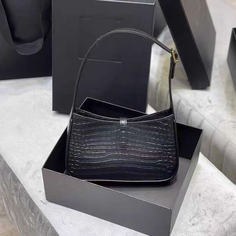 Women's Shoulder Bag Luxury Lightweight Elegant Handbag 2025 Fall/Winter Fashion Underarm Bag Vintage Print Versatile Shoulder Bag