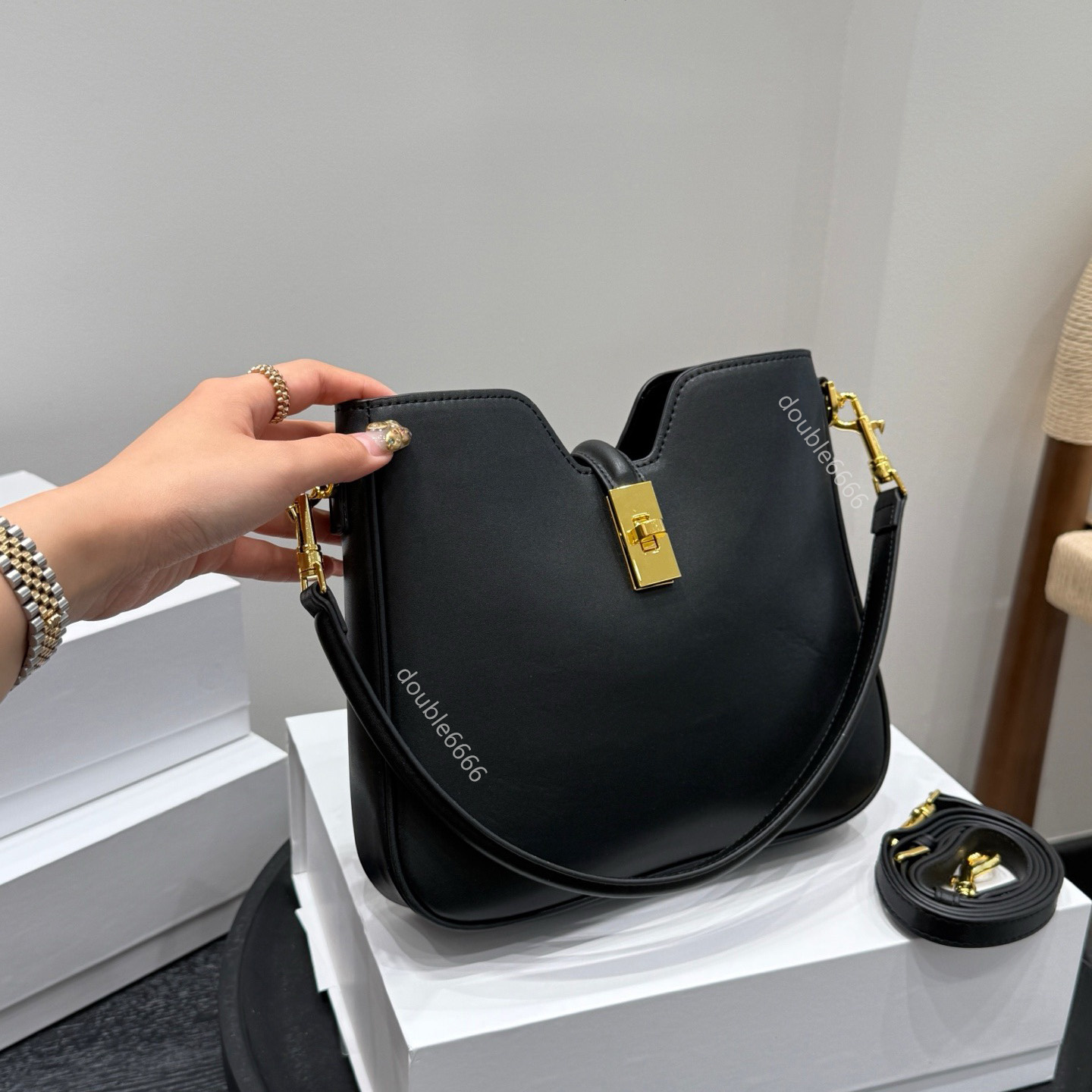 Designer women Shoulder bag Hobo bucket leather Handbag portable crossbody bag fashion handbag tote bags Travel Bags Vacation Bars Weekend Bags daily Messenger bag