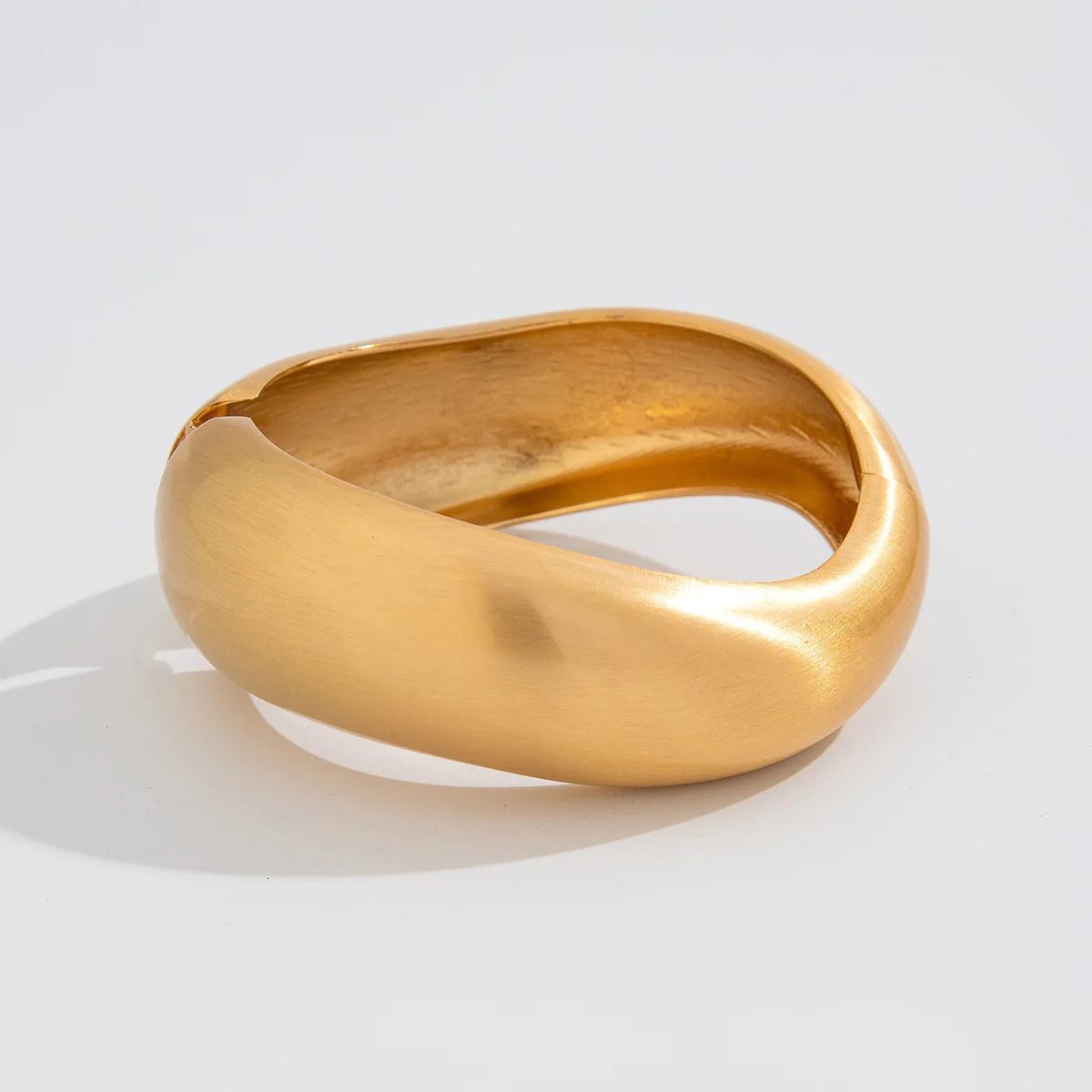 KMVEXO Chunky Heavy Wide Metal Water Drop Bangles for Women Gold Color Open Cuff Thick Irregular Wave Bangle Bracelet Jewelry 250610
