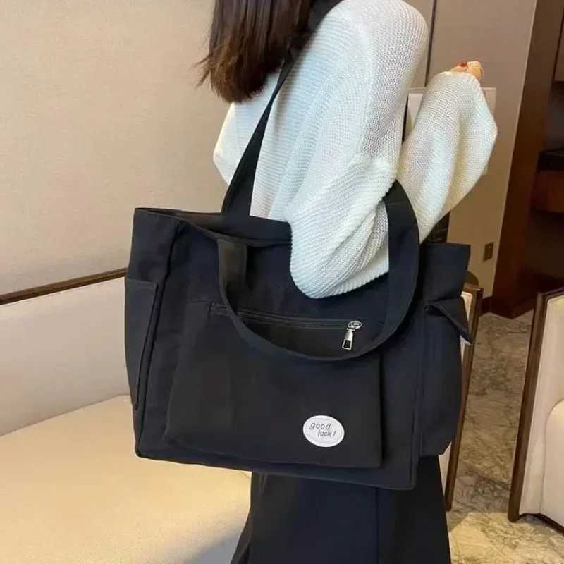 Womens Fashion Shoulder Bag Class Large Capacity Student Tote Bag 2024 New Canvas Commuter Handbag Women Bag XJ250610