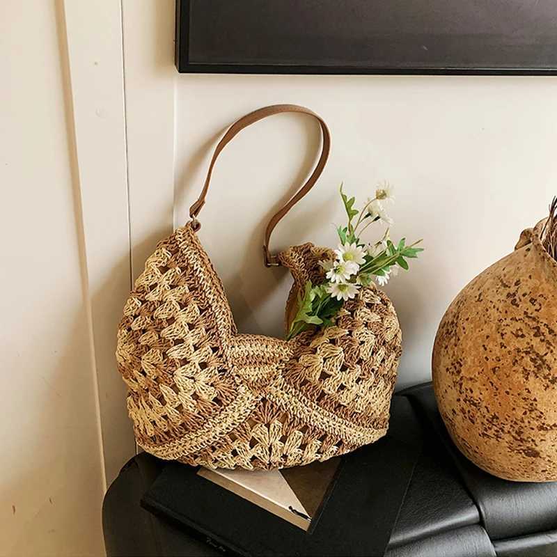 Summer Ladies Knitted Straw Handbag Hollow out Hand Woven Beach Shoulder Bag for Women Seaside Tote Perfect for Vacations XJ250610