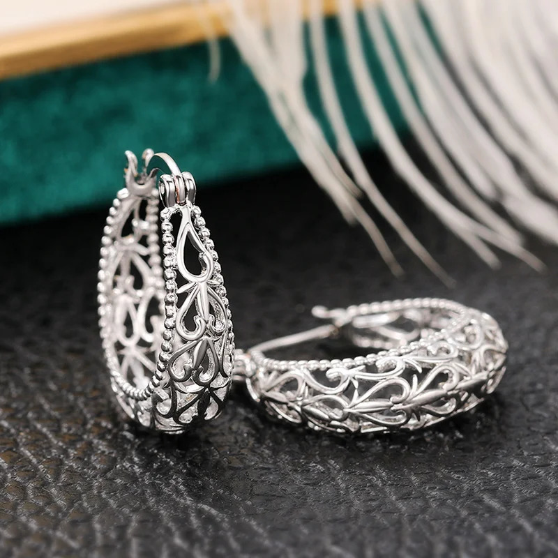 Huitan Graceful Hollow-out Hoop Earrings Lady Elegant Delicate Accessories for Anniversary Metal Silver Color Jewelry 250610