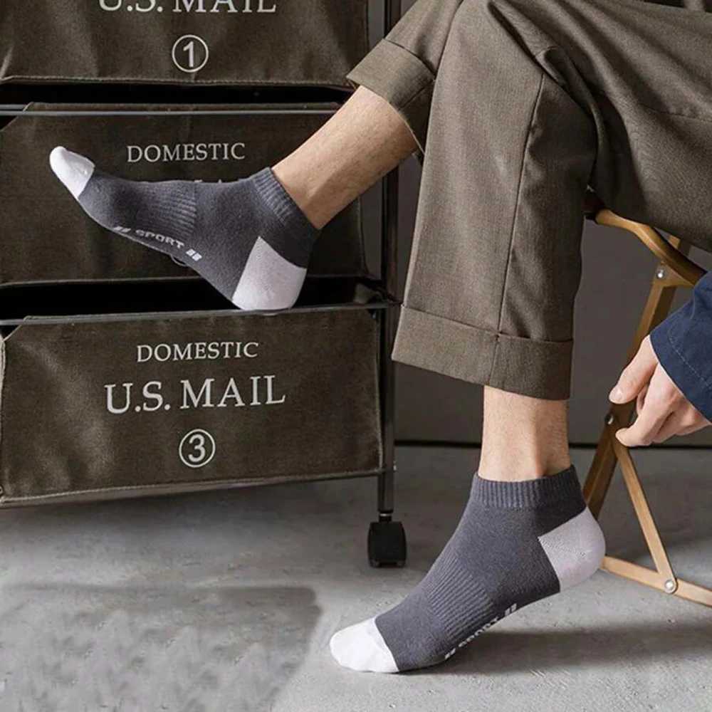 5 Pairs Men Letter Boat Socks Fashionable Vertical Striped Round Neck Socks Breathable Sweat Absorbing Comfortable Casual Socks Z250610