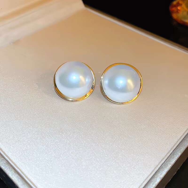DHcollections Sier Needle Round Pearl French Vintage Simple Fashion Versatile Advanced Earrings Wholesale Female