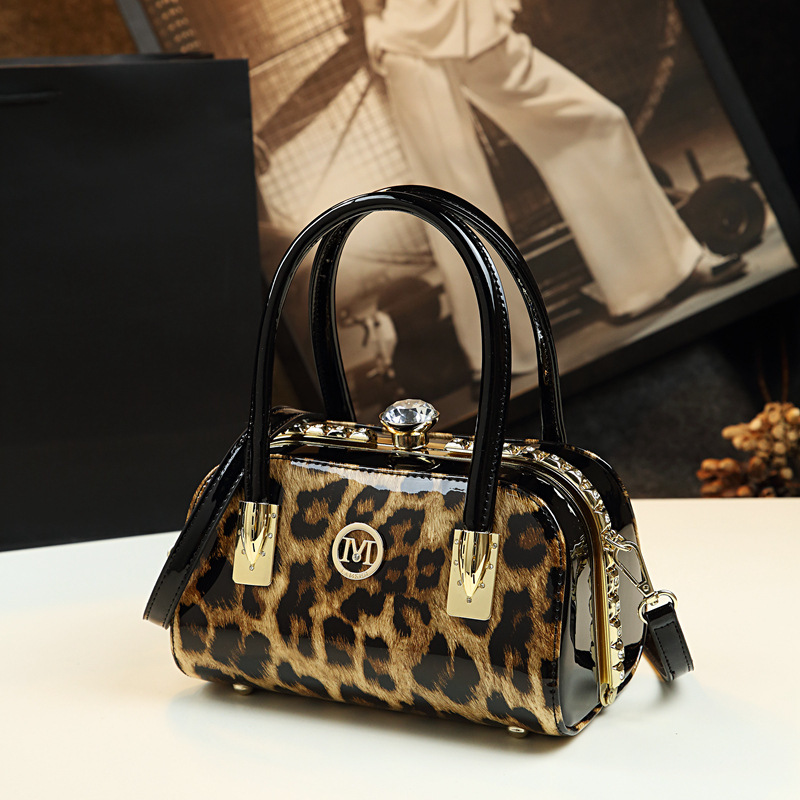 Free Shipping Genuine Leather Texture Single Luxury Shoulder Crossbody Small Designer Bag New Versatile Middle-aged Mom Mini Bag Simple Handbag