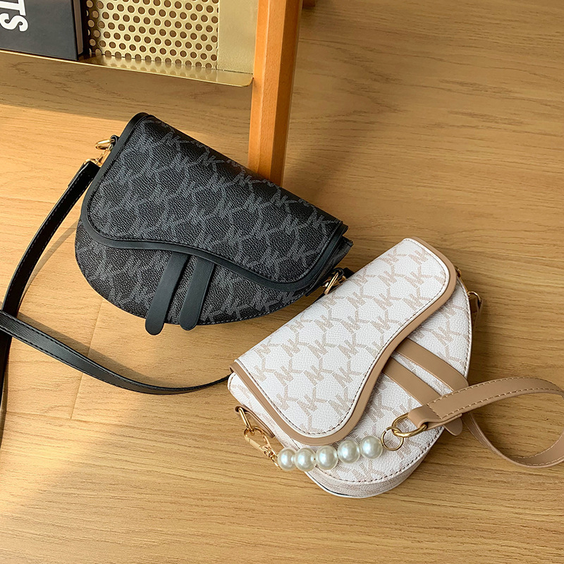 hot free shipping Cross Body bag for woman fashion Casual saddle handbag versatile classic shoulder bag black white pink khaki